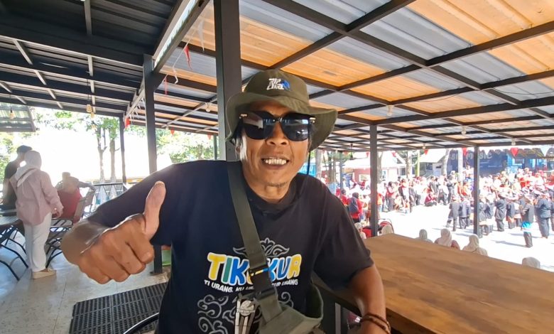 WARGA DESA SUKAJAYA APRESIASI OASIS FASILITASI PENTAS SENI DAN KEGIATAN MASYARAKAT