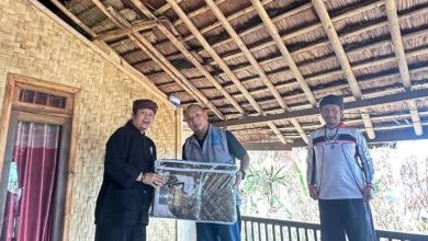DPC Peradi Cibadak Salurkan Bantuan untuk Korban Kebakaran di Kasepuhan Ciptamulya