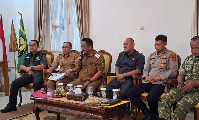 Bupati Sukabumi dan Kodim 0607 Sepakat Terima Aspirasi Petani Soal Relokasi Lahan Yon TP 345
