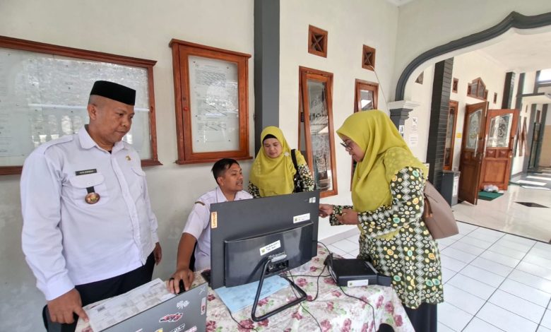 Jemput Bola Pelayanan Adminduk, Kecamatan Sukabumi Sasar Majelis Taklim Ibu-Ibu
